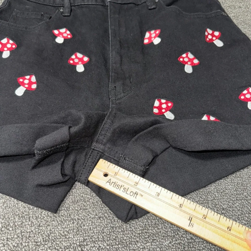 Hot Topic Mushroom Embroidered Black Denim Shorts High Waisted Cuffed Size 3